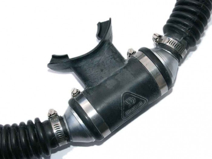 L1030491.jpg (43.68 KiB) 22752 mal betrachtet Gummimundstück mit Edelstahlschellen. Dieses wurde an beiden Reglern verbaut.