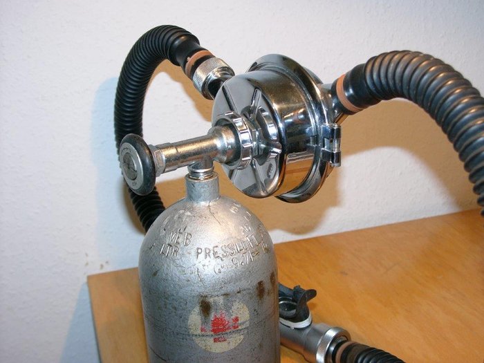 Mit liegender Ventilspindel. . .