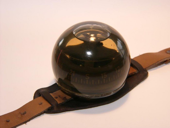 L1160346.jpg (51.44 KiB) 33689 mal betrachtet Das Öl ist eingetrübt, die Skala "verstaubt". .