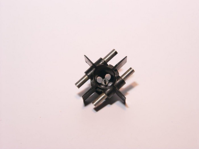 Das Magnetsystem mit zwei Stabmagneten.