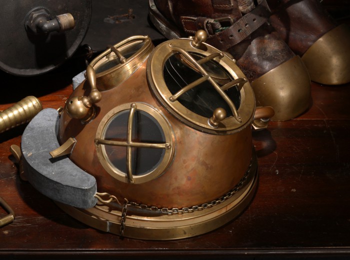 Der Bernsteintaucherhelm ist 1A*** gemacht, so schön verarbeitet müssen unsere Metallteile sein, sonst lohnt der ganze Aufwand nicht.