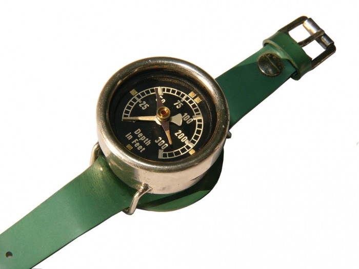 Dräger mit Fuß-Skala und Kompaß, ca. 1955
