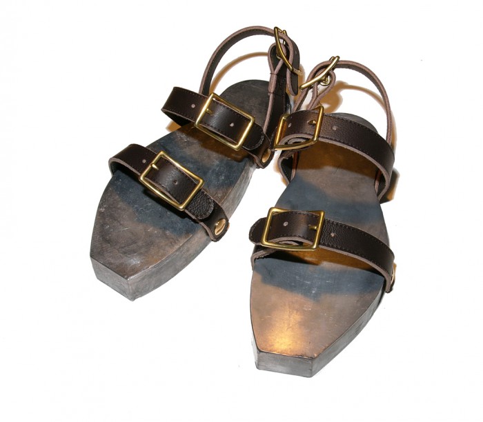 L1210106#.jpg (388.96 KiB) 51167 mal betrachtet Bleisandalen