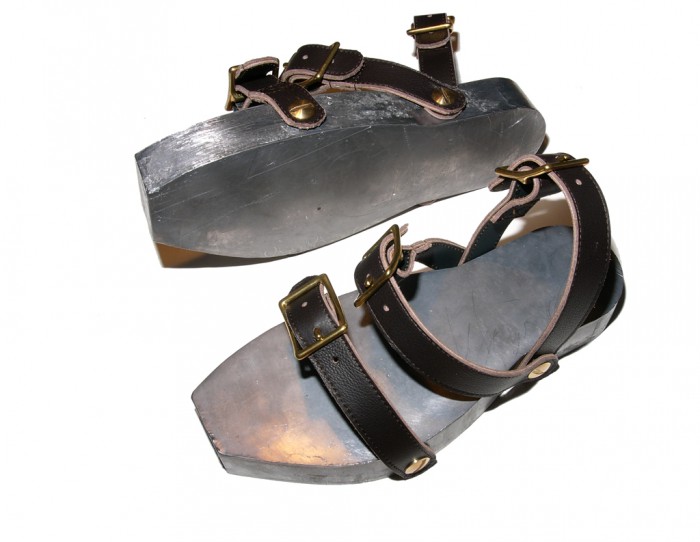 L1210108#.jpg (367.31 KiB) 51167 mal betrachtet Bleisandalen