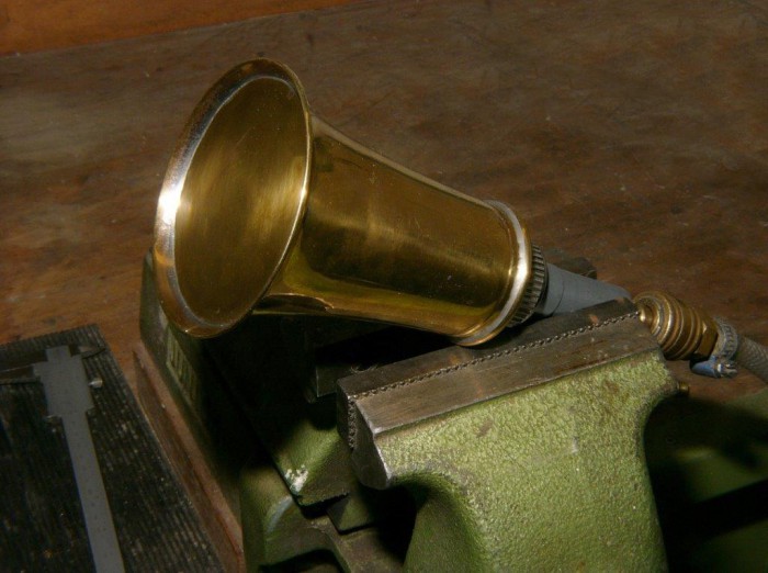 28 Druckprüfung.jpg (99.62 KiB) 52110 mal betrachtet Der Überwasser-Sprachtrichter unter 1 bar Druck