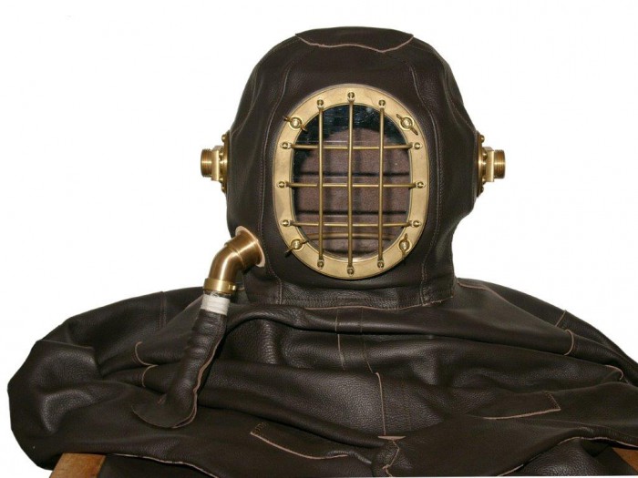 Helm mit verkürztem Luftablaß