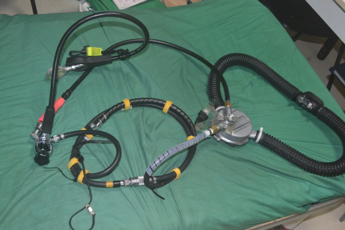 Last Improvements 001.jpg (226.37 KiB) 14553 mal betrachtet Vom Druckminerer links im Bild, gehen zwei Mitteldruckschläuche nach rechts zum Zweischlauchregler. <br />Das sieht recht abenteuerlich aus. . . . . Kann sich jemand einen Reim darauf machen?