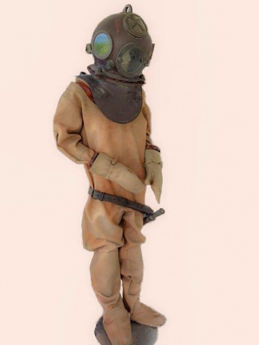 DM40 suit.jpg