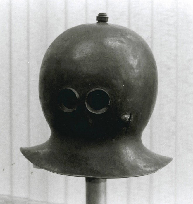 Schultes_Taucherhelm_Replica#.jpg