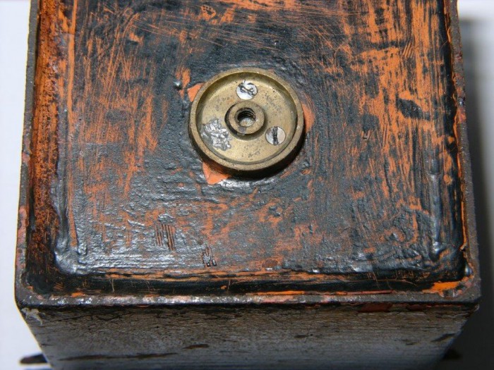 L1290453.jpg (188.02 KiB) 15911 mal betrachtet Blick von der Unterseite. In dem Teil ist ein Stativgewinde.