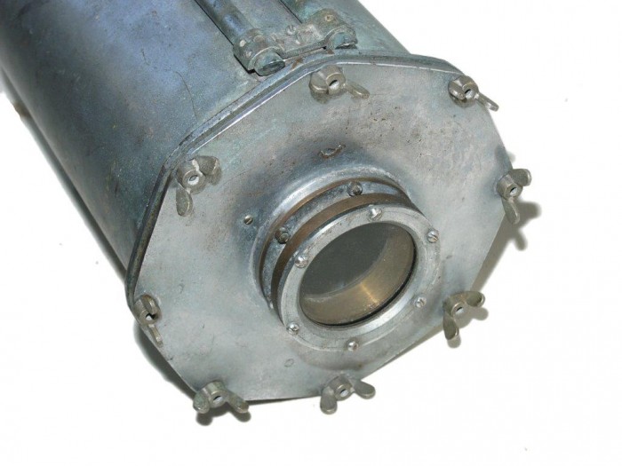 Frontscheibendurchmesser 70mm.