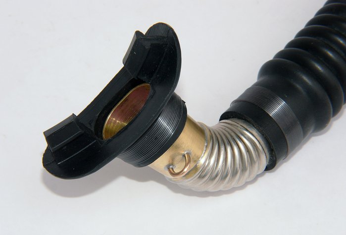 D1.JPG (459.67 KiB) 18440 mal betrachtet Das Gummimundstück sieht dem Original recht ähnlich. . . .