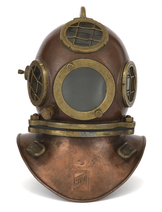 AAA Medi721bGJ_001E.jpg (382.42 KiB) 23278 mal betrachtet MEDI Taucherhelm Foto: David Dekker