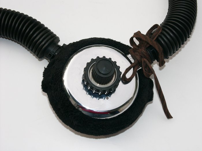 L1080487##2.jpg (460.1 KiB) 14044 mal betrachtet Die Drägers bindet man am besten am Einatemstutzen ab. So sind sie besser dicht (= leise) zu kriegen : )