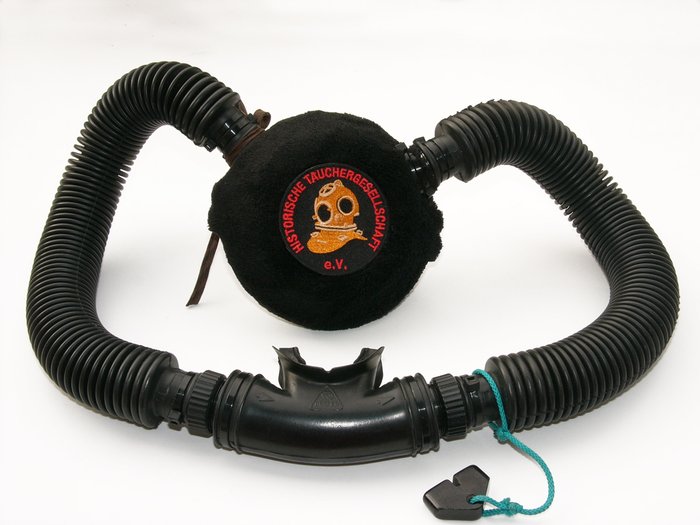 L1080495##.jpg (435.68 KiB) 14352 mal betrachtet Scheeen, Ich hoffe die Aufnäher sind wasserfest. . .