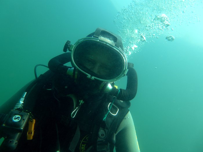 R168 ####.jpg (537.68 KiB) 13564 mal betrachtet Heute war es endlich soweit, das Ding hat richtig Spaß gemacht : ) Das große Blickfeld begeistert. <br />Man kann problemlos mit dem Tauchpartner sprechen, singen und pfeifen, nur jodeln geht leider nicht, es fehlt halt das Echo. . .