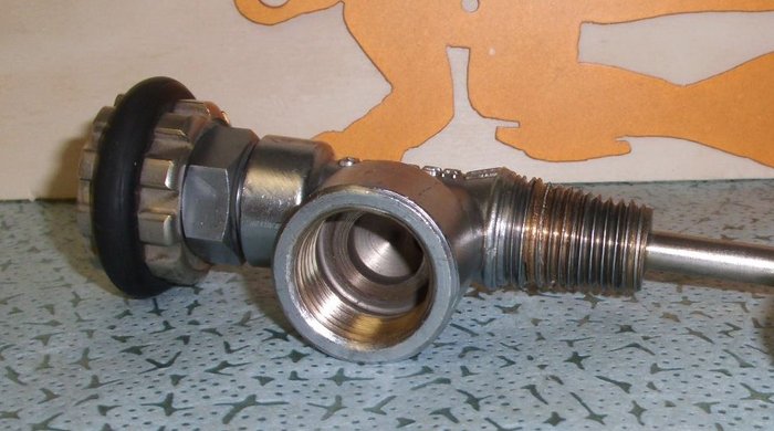 Dieses habe ich gesten in Ebay für 10 Euro ergattert.  Ich bin mir nicht sicher ob es authentisch ist, mal abwarten bis es hier eintrifft.